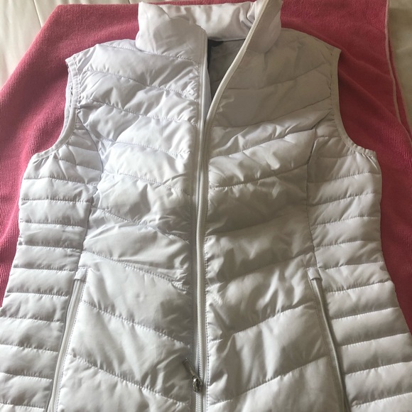 🆕 Nivo Sport Quilted Vest - Picture 6 of 10